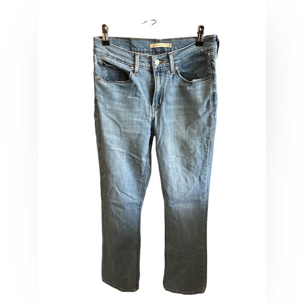Levi's Light Blue Classic Bootcut Women’s Size 4 Casual Every Day Denim Jeans